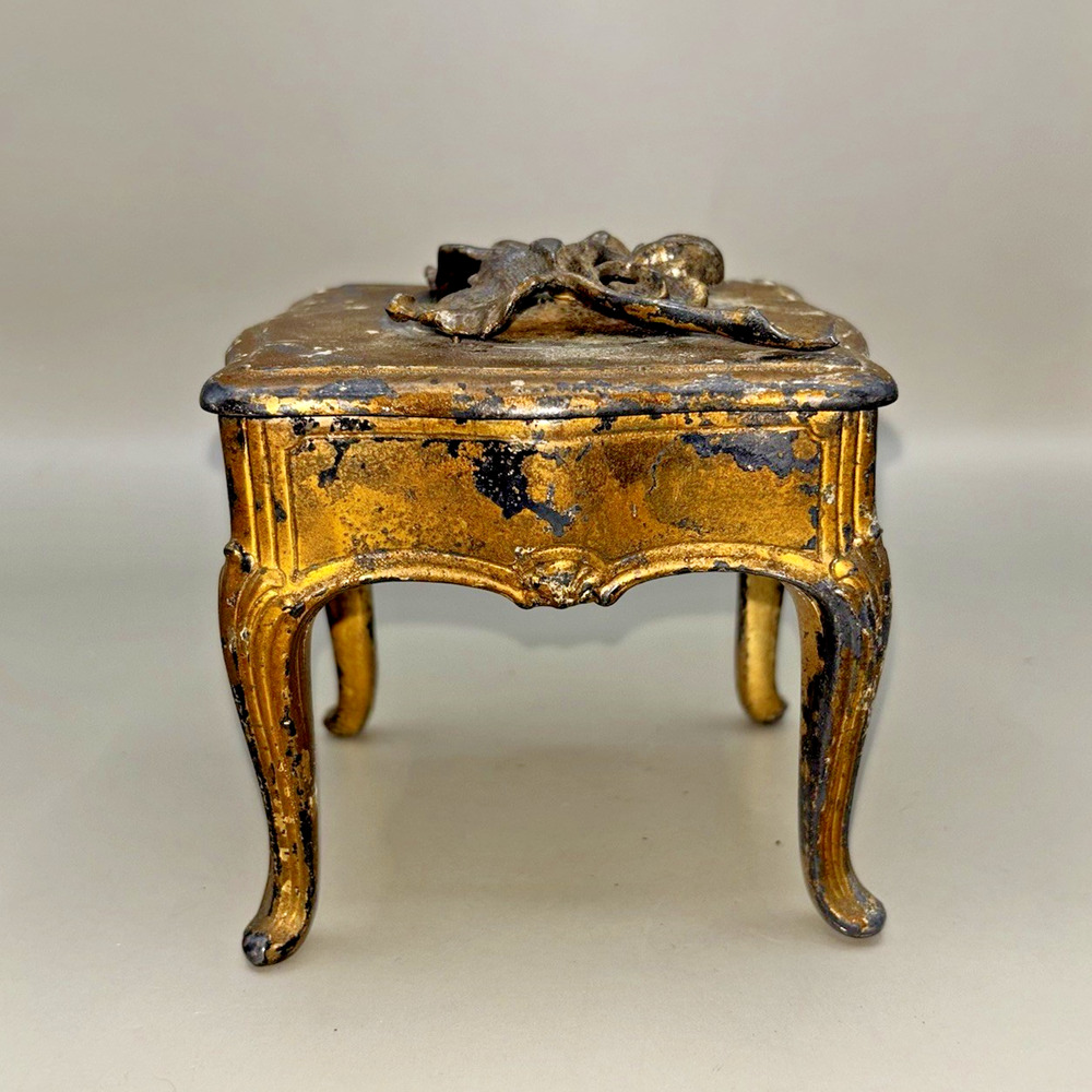 UNUSUAL W. B MFG VINTAGE SILVERPLATE LIDDED CIGARETTE BOX SHAPED AS FRENCH TABLE